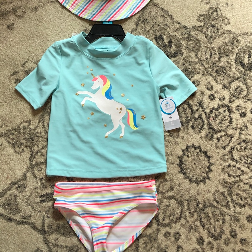 BNWT Carter’s kids unicorn swimsuit set sz 4t